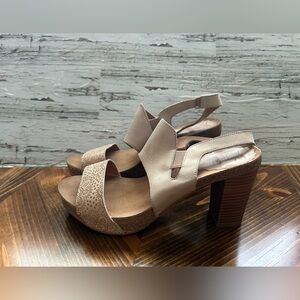 WANDA PANDA Heeled Sandals